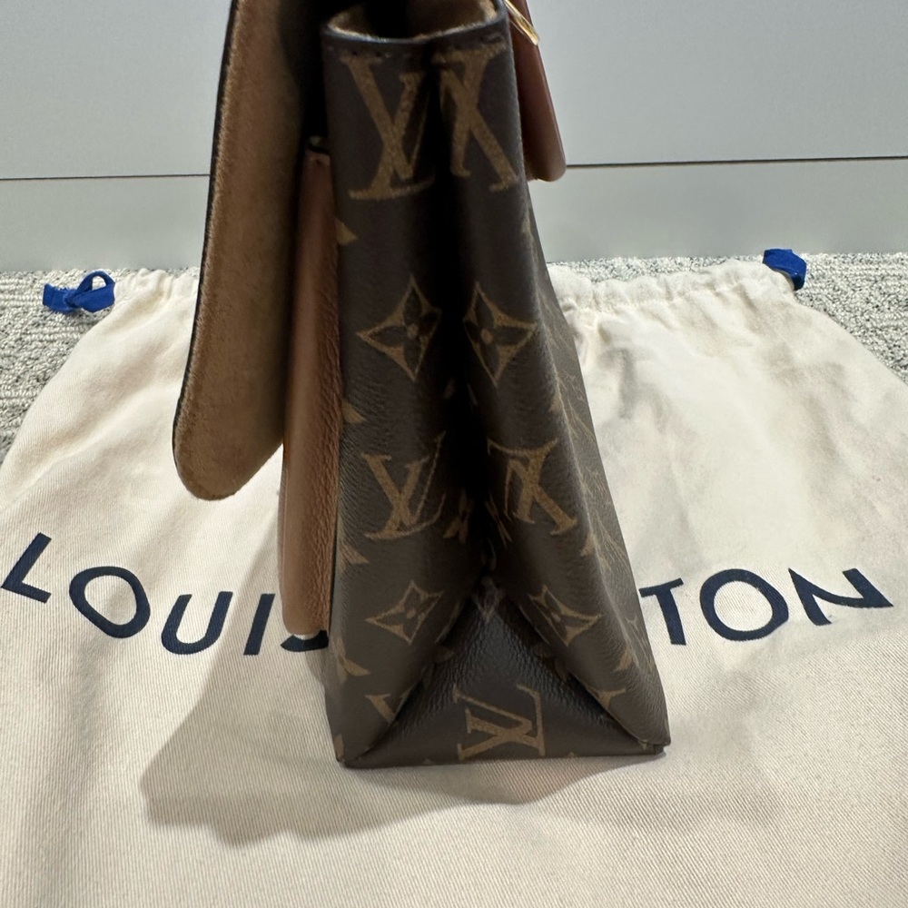 Louis Vuitton Monogram Crossbody Bag - Picture 12 of 12
